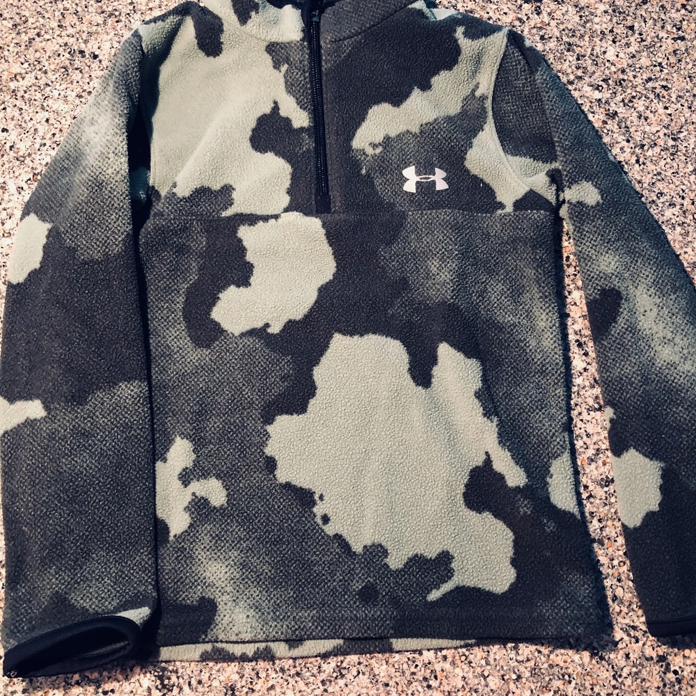 KIDS Under Armor 1/4 zip fleece sweatshirt